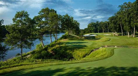 Deere run - TPC Deere Run’s golf course is built on the site of a former Arabian horse farm. Course architect and former PGA TOUR professional D.A. Weibring masterfully used the natural, rolling landscape to create... 